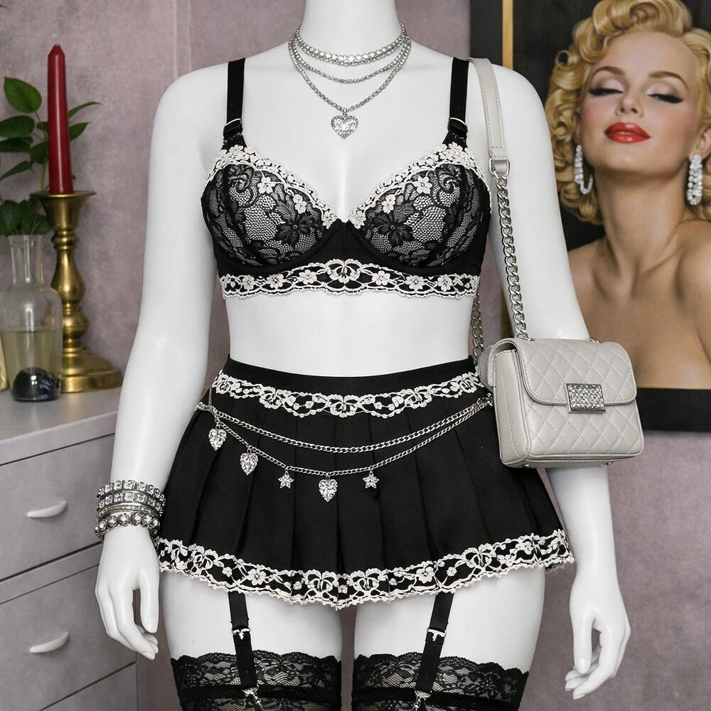 Black & White Lace Underwire Bra - 42DD